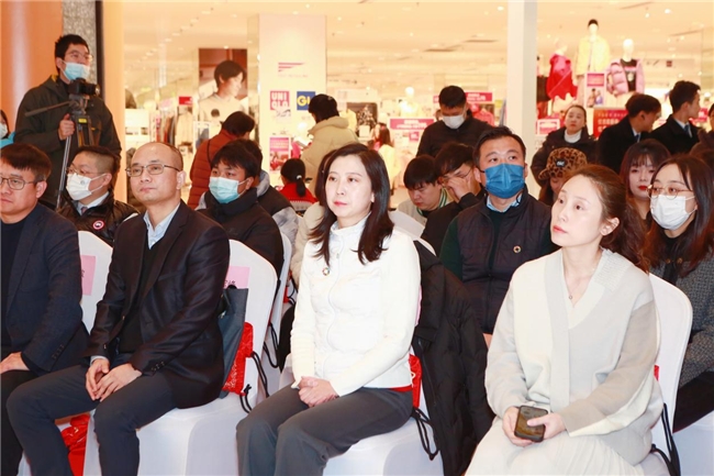 龙腾四海全国首展亮相上海复地活力城，用东方美学赋予“商业 环保”新活力