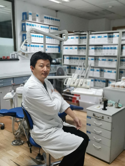 杭州正畸专家武建潮 医者仁心重塑患者口腔健康