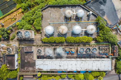 智能工牌助力石油化工行业智能化转型