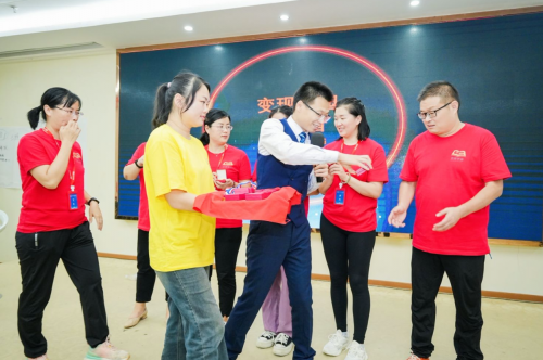 拥有超凡思维，实现高质量的变现，就选海明教练