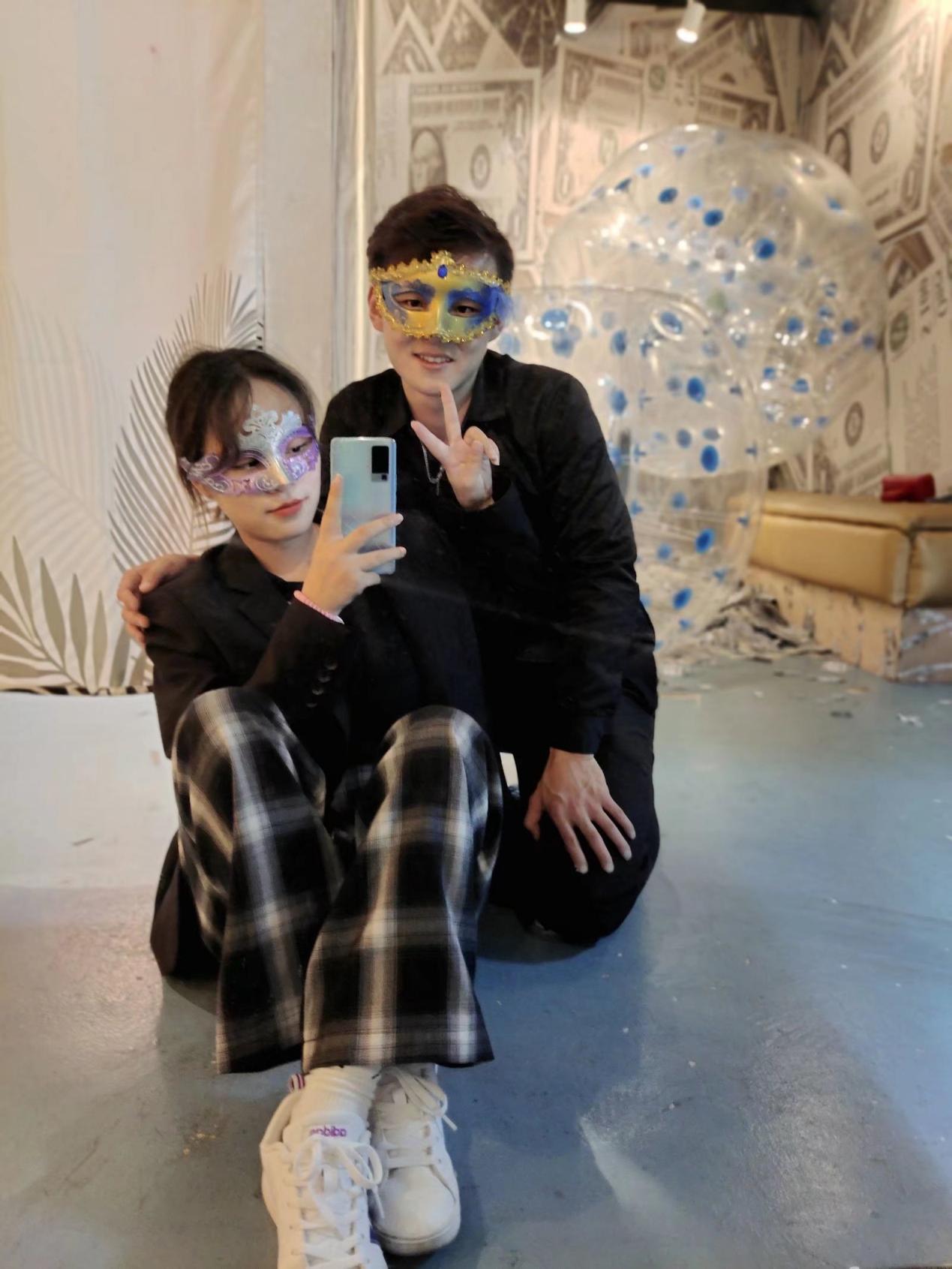 假面晚会活动妆扮